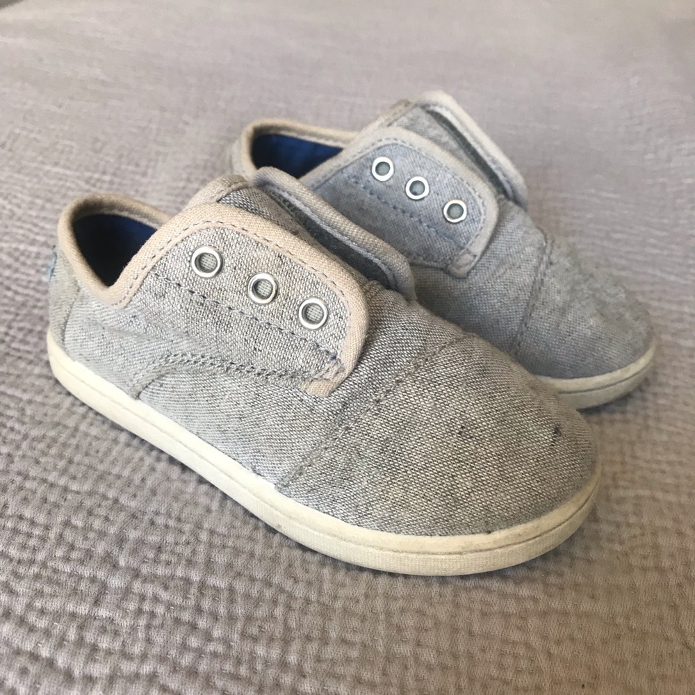 Toms kids grey sneaker shoes